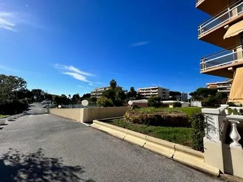 Nice Appartement En Bord De Mer Avec Piscine - Jusqu'A 6 Personnes 0*,