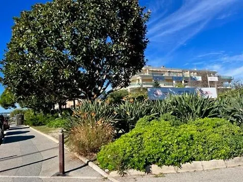 Apartment Nice Appartement En Bord De Mer Avec Piscine - Jusqu'A 6 Personnes